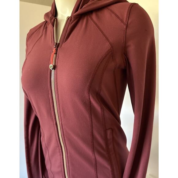LULULEMON - Daily Practice Jacket Hooded In Wine Berry, Size 4 - Picture 4 of 9